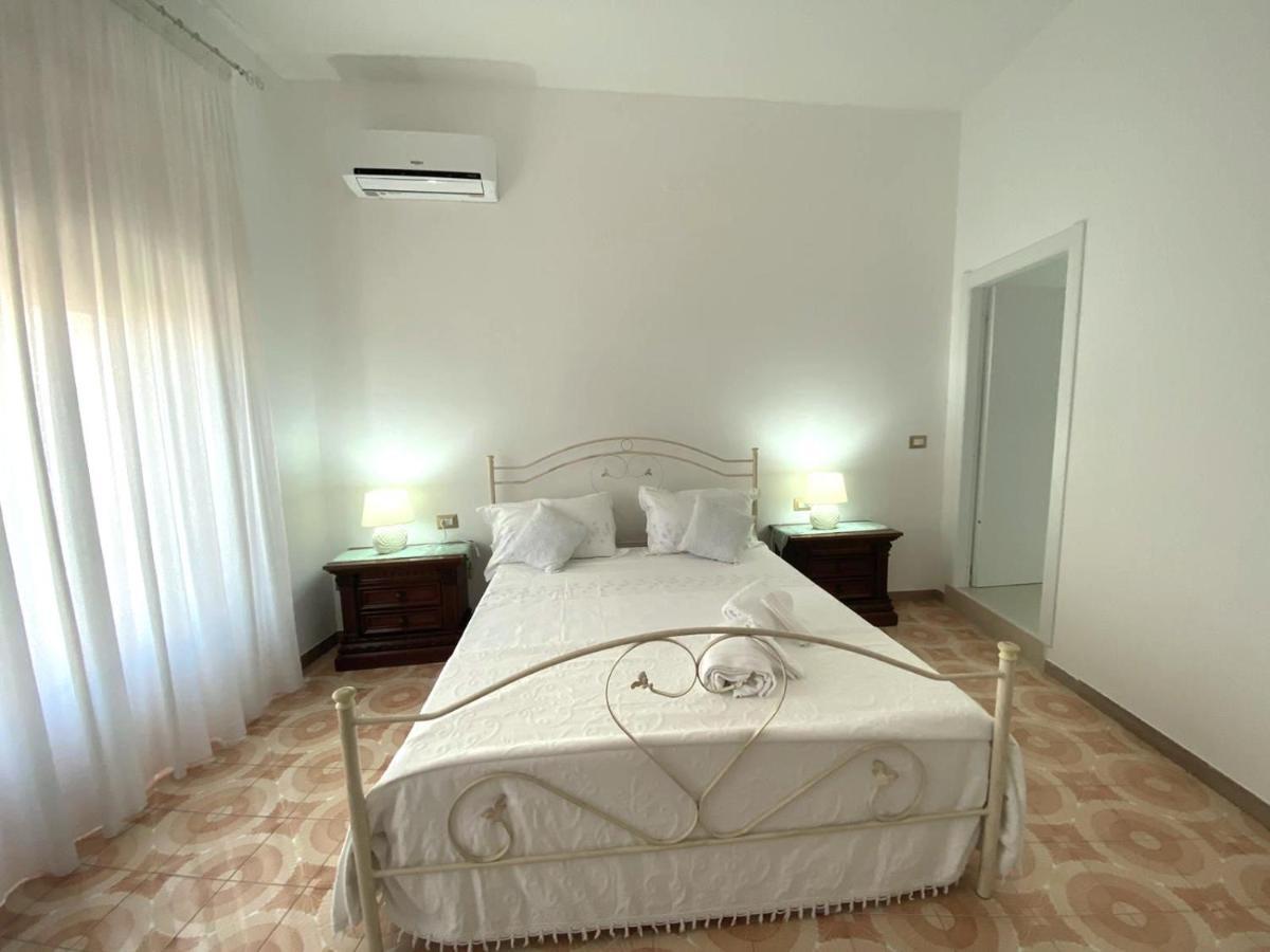 Le Fresie B&B SantʼAntìoco エクステリア 写真