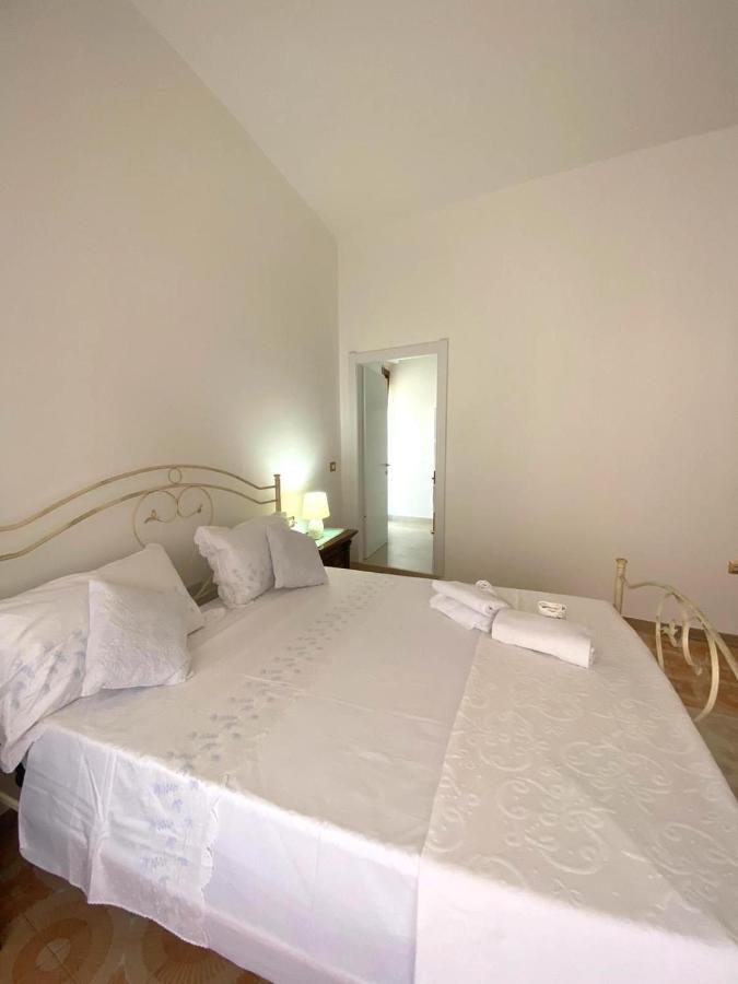 Le Fresie B&B SantʼAntìoco エクステリア 写真