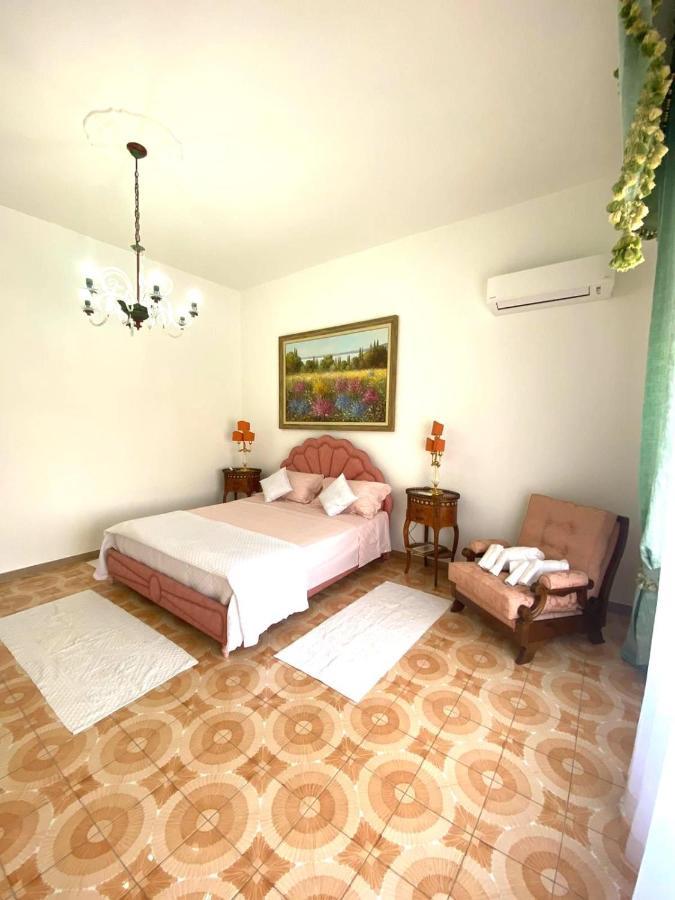 Le Fresie B&B SantʼAntìoco エクステリア 写真